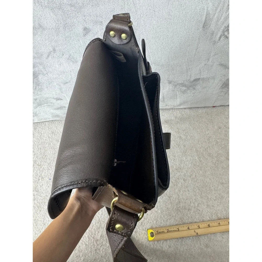 Anna Cainzo Brown Leather Saddle Crossbody Bag Stamped Detail Made in Bolivia